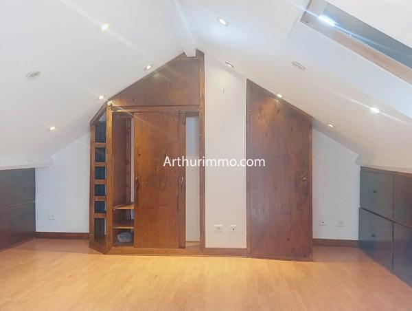 Vente                                                      Maison
                        
                     5 pièces                      74 m2                     à Limeil-Brévannes