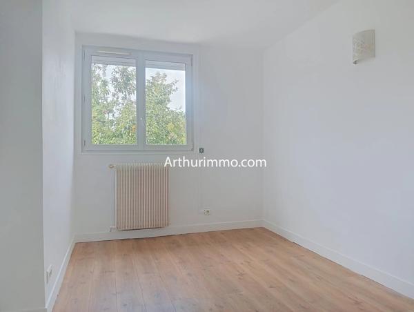 Vente                                                      Maison
                        
                     5 pièces                      74 m2                     à Limeil-Brévannes