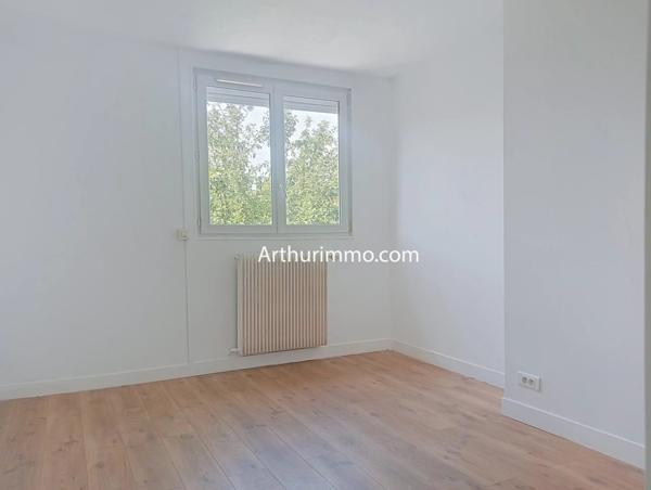 Vente                                                      Maison
                        
                     5 pièces                      74 m2                     à Limeil-Brévannes