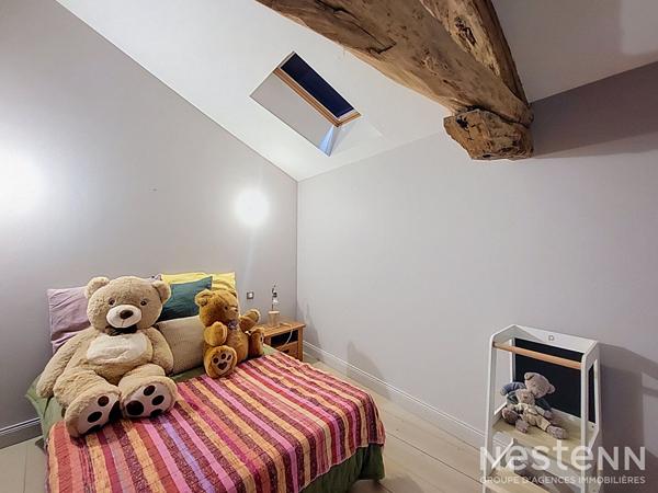 Location maison en pierre de 113 m² à Saint-Mézard avec 3 chambres, bureau et vaste pièce de vie