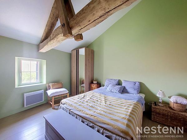 Location maison en pierre de 113 m² à Saint-Mézard avec 3 chambres, bureau et vaste pièce de vie