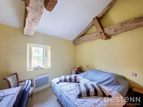 Location maison en pierre de 113 m² à Saint-Mézard avec 3 chambres, bureau et vaste pièce de vie