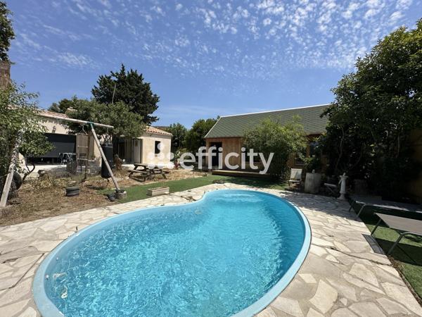 Maison
         5 pièces
        - 121 m² Exclusivité 580 000 € *