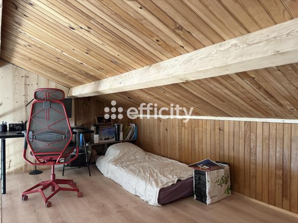 Maison
         5 pièces
        - 121 m² Exclusivité 580 000 € *