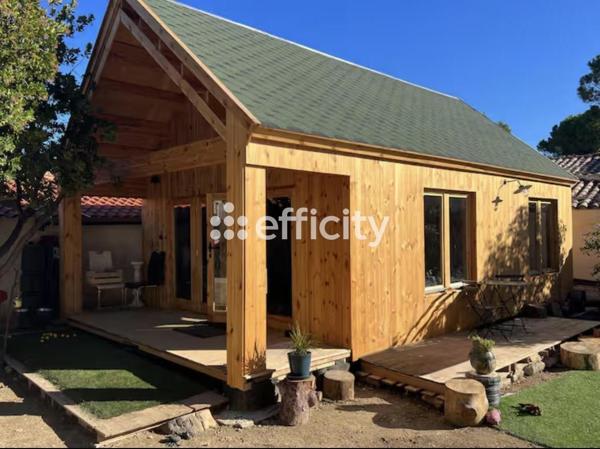 Maison
         5 pièces
        - 121 m² Exclusivité 580 000 € *