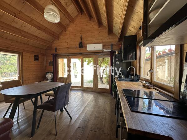 Maison
         5 pièces
        - 121 m² Exclusivité 580 000 € *