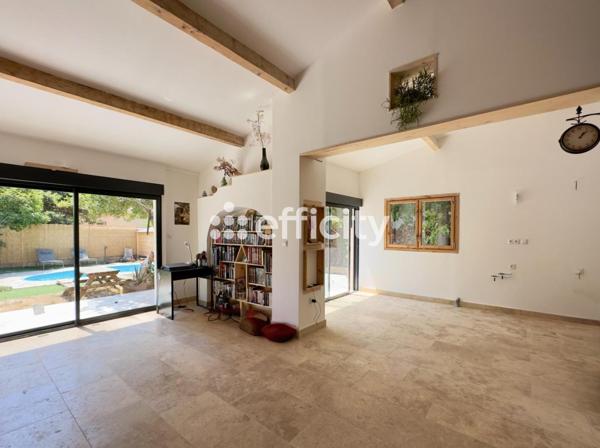 Maison
         5 pièces
        - 121 m² Exclusivité 580 000 € *