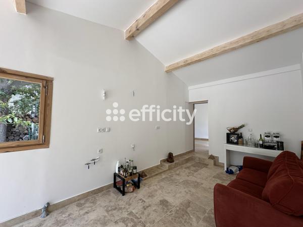Maison
         5 pièces
        - 121 m² Exclusivité 580 000 € *