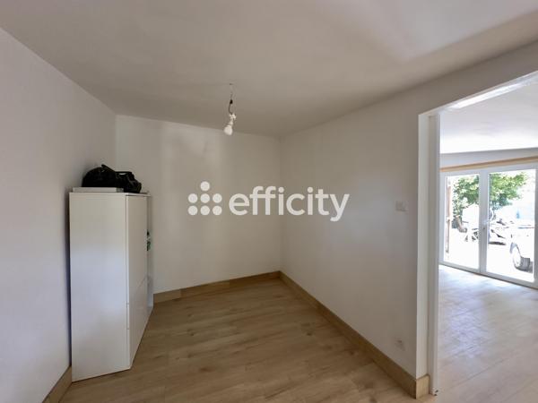 Maison
         5 pièces
        - 121 m² Exclusivité 580 000 € *