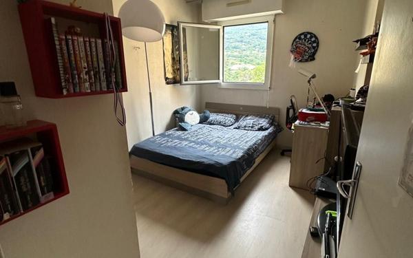 Appartement à vendre    4 pièces •  Carros