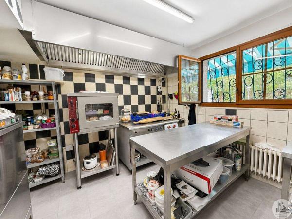 Périgourdine, au calme, 6 chambres, piscine,puits.