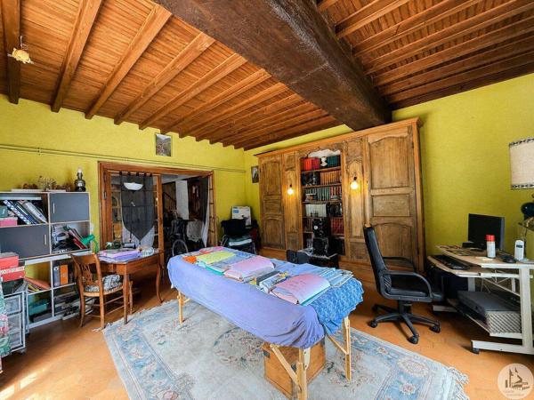 Périgourdine, au calme, 6 chambres, piscine,puits.