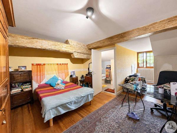 Périgourdine, au calme, 6 chambres, piscine,puits.