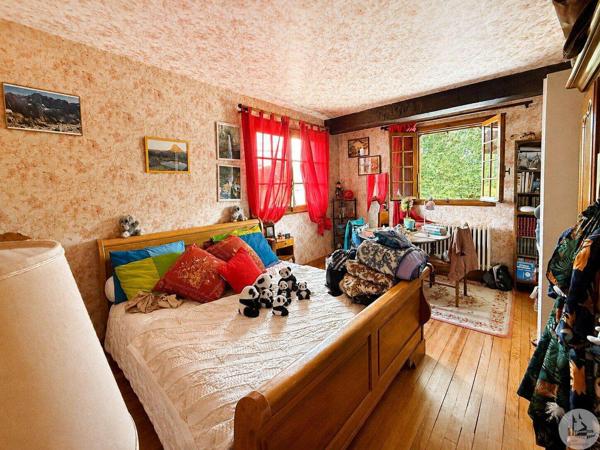 Périgourdine, au calme, 6 chambres, piscine,puits.