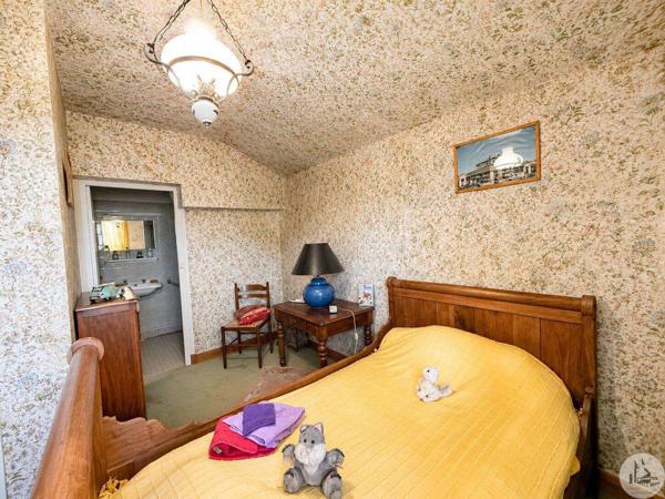 Périgourdine, au calme, 6 chambres, piscine,puits.