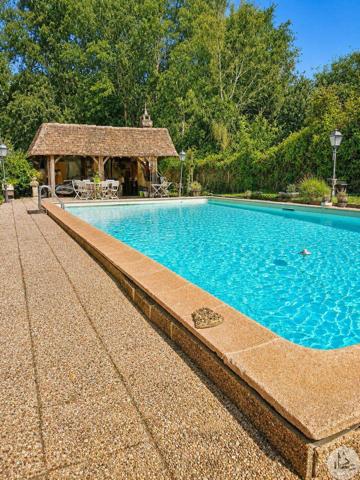 Périgourdine, au calme, 6 chambres, piscine,puits.