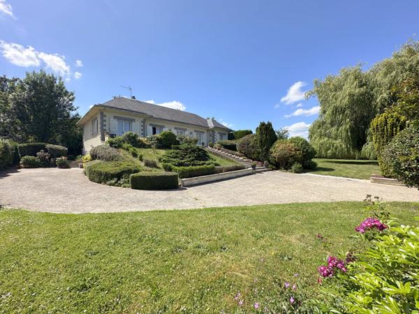 Maison de plain pied Marines 6 pièce(s) 135 m2 / 3 chambres / Sous sol total