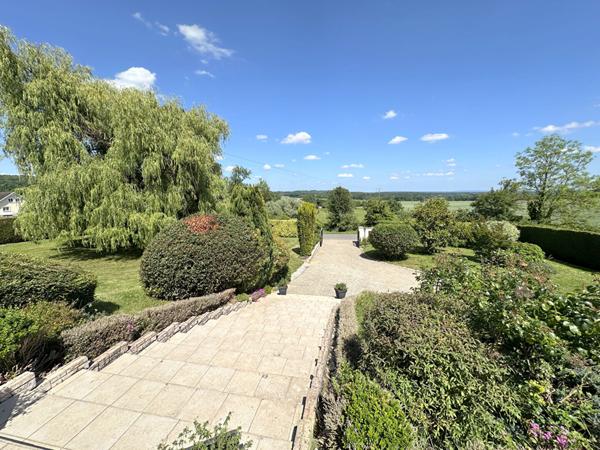 Maison de plain pied Marines 6 pièce(s) 135 m2 / 3 chambres / Sous sol total