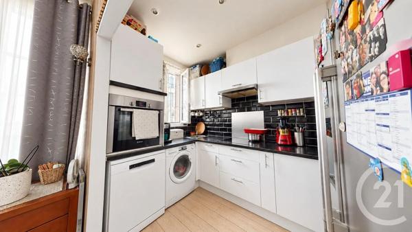 Appartement à vendre  3 pièces - 50,18 m 2   AUBERVILLIERS  - 93