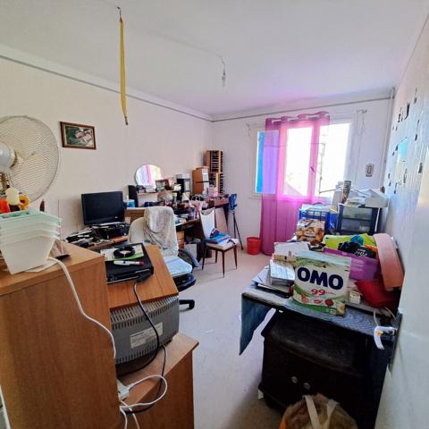 A VENDRE LAROQUE D'OLMES IMMEUBLE AVEC DEUX APPARTEMENTS ET JARDIN