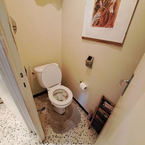 A VENDRE LAROQUE D'OLMES IMMEUBLE AVEC DEUX APPARTEMENTS ET JARDIN