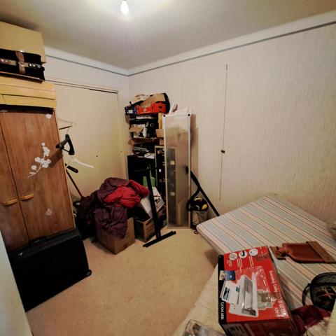 A VENDRE LAROQUE D'OLMES IMMEUBLE AVEC DEUX APPARTEMENTS ET JARDIN