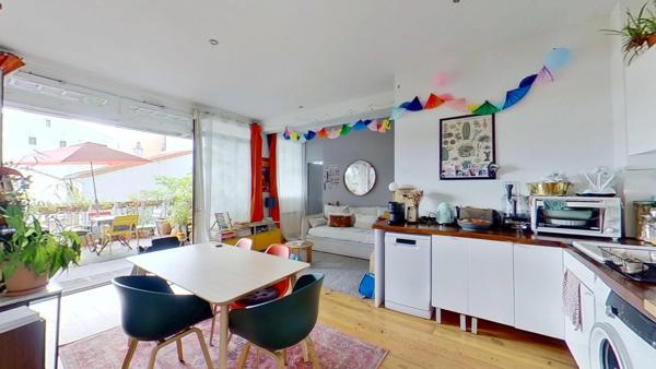 Duplex avec terrasse – À 4 min du métro Robespierre