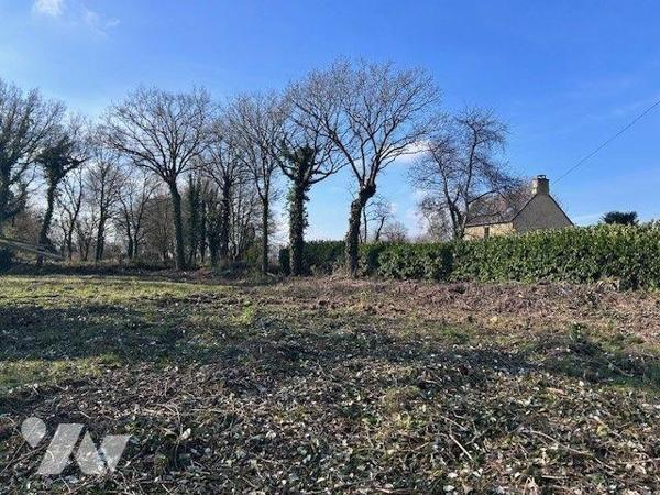 A 2 minutes d'EVRAN, au calme vente de trois terrains à bâtir d'une superficie de 592m² non via...