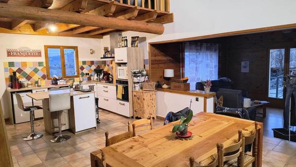 Maison chaleureuse avec vue imprenable à Saint-Même