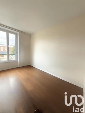 Appartement 3 pièces de 37 m² à Corbeil-Essonnes (91100)