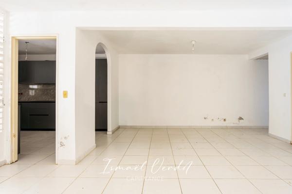 À vendre : Appartement T4 avec terrain de 260 m² – Le Gosier (971)