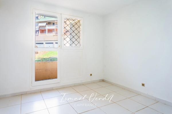 À vendre : Appartement T4 avec terrain de 260 m² – Le Gosier (971)