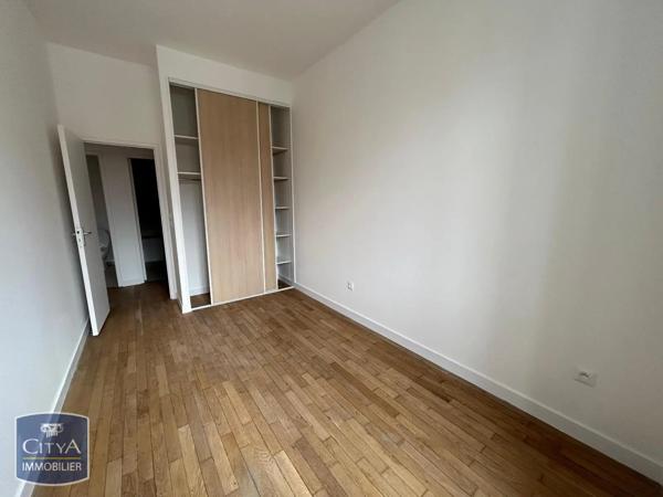 Appartement à louer 3 pièces 66.61m² Dole (39100)