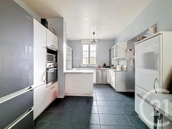 Maison à vendre  6 pièces - 178,77 m 2   SOTTEVILLE LES ROUEN  - 76
