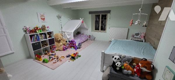 Ancienne ferme rénovée de 267 m² sur terrain arboré de 3043 m²