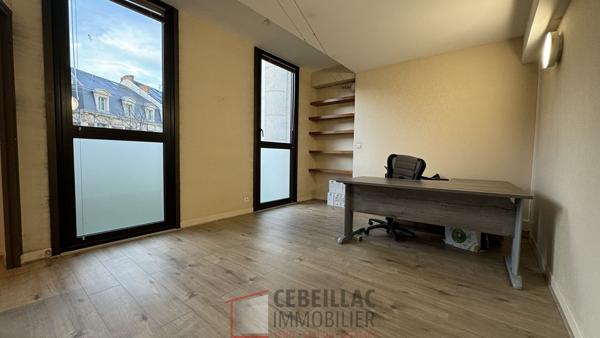 Bureau centre ville de Vichy 140m2 avec parking