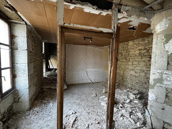 Immeuble à usage d'habitation et commercial