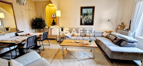 Dans maison, charmant appartement de 55 m² à Apt avec jardin, 2 garages et 1 cave – proche centre-ville