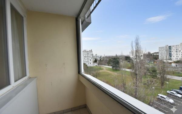 Appartement à vendre    4 pièces • 69,39 m2 Pierre-Bénite