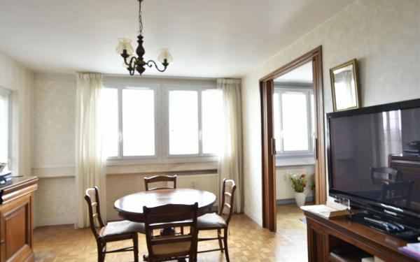 Appartement à vendre    4 pièces • 69,39 m2 Pierre-Bénite