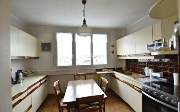 Appartement à vendre    4 pièces • 69,39 m2 Pierre-Bénite