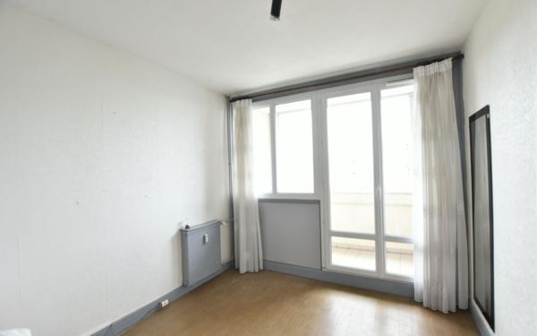 Appartement à vendre    4 pièces • 69,39 m2 Pierre-Bénite