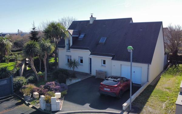 Maison à vendre    5 pièces •  Querqueville