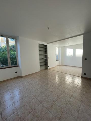 Rez de jardin 3 pièce(s) 2 chambre(s) 70 m²