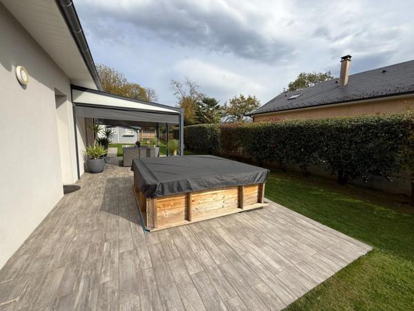 Superbe villa de plain pied avec combles aménageables