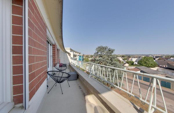 Superbe 4 pièces de 79 m² avec balcon, cuisine moderne et cave