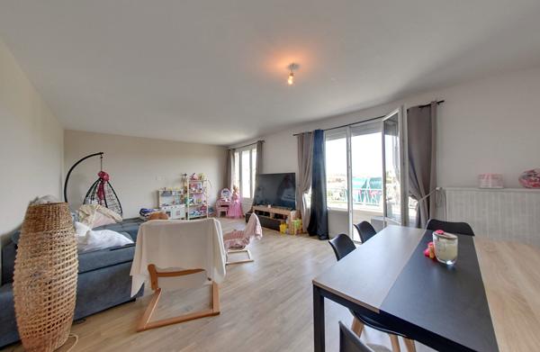 Superbe 4 pièces de 79 m² avec balcon, cuisine moderne et cave