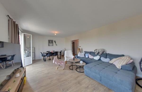 Superbe 4 pièces de 79 m² avec balcon, cuisine moderne et cave