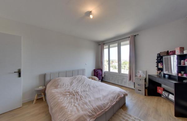 Superbe 4 pièces de 79 m² avec balcon, cuisine moderne et cave