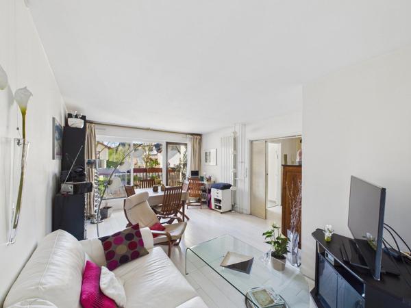 3 Pièces lumineux avec balcons et box